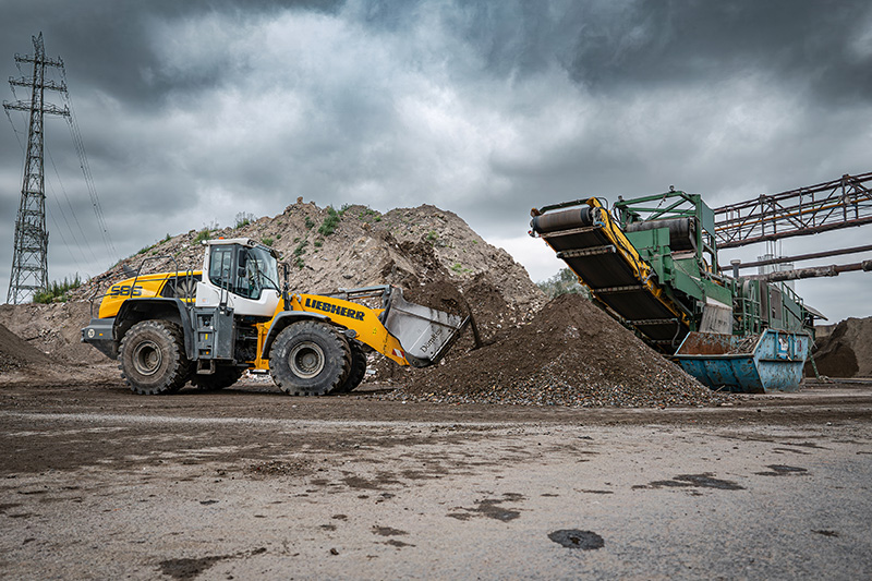 Impressive qualities: Hans Dömkes GmbH continues to rely on Liebherr wheel loaders