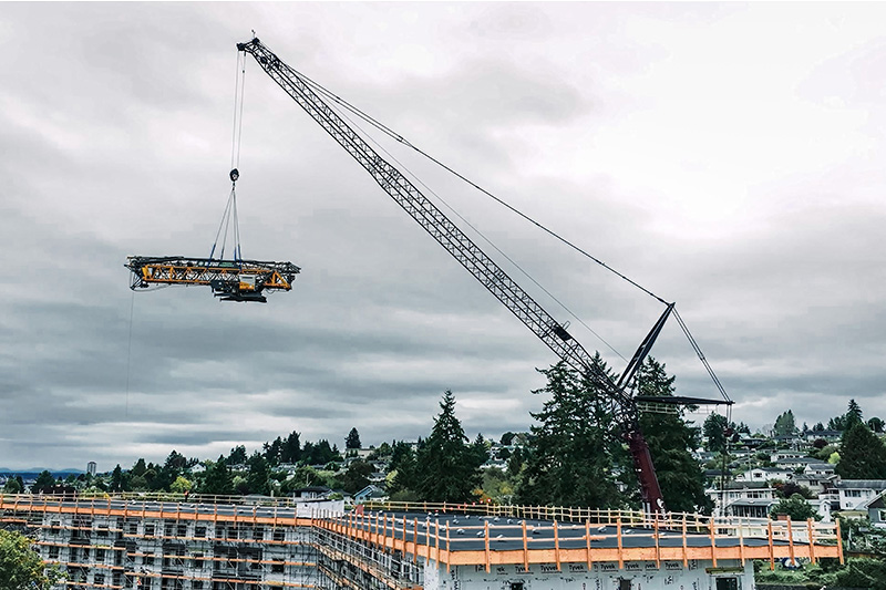 Île de Vancouver : une utilisation aérienne pour la grue à montage rapide Liebherr 81 K.1