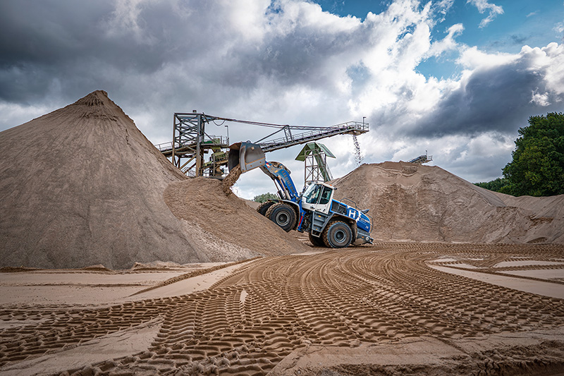 Sand kings: XPower wheel loaders and their smart machine concept are ideal for handling sand and gravel