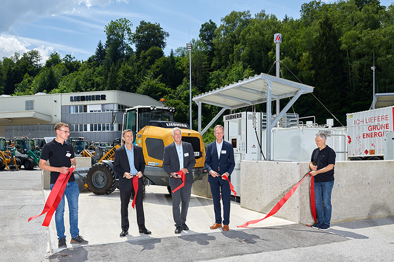 Un doublé inédit : Liebherr présente la première grande chargeuse sur pneus équipée d’un moteur à hydrogène et première station-service à hydrogène à Salzbourg