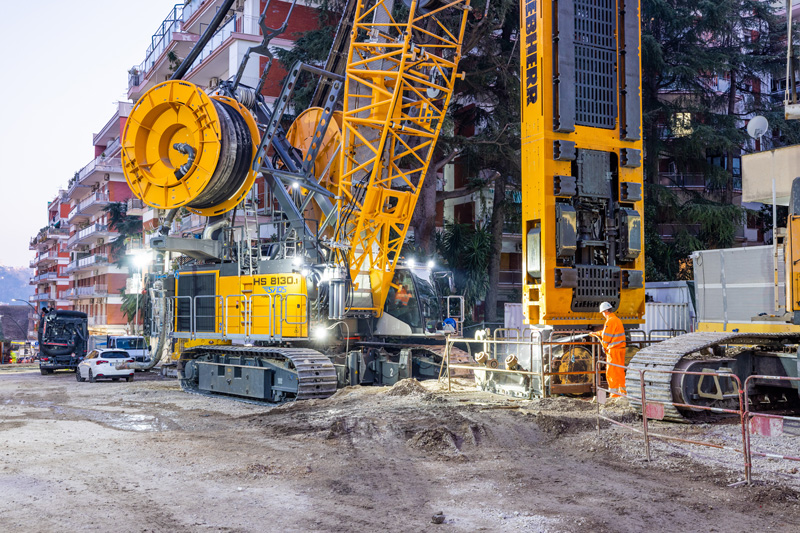 Slurry wall construction in Naples