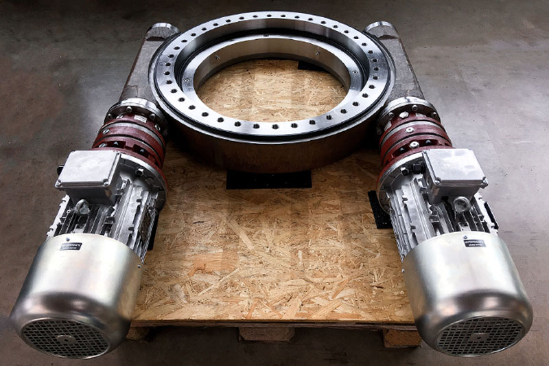 Slewing bearings of the future: digital, electric and maintenance-free