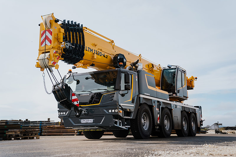 It`s a matter of control: Liebherr 120-tonne mobile crane with new LICCON3 control system