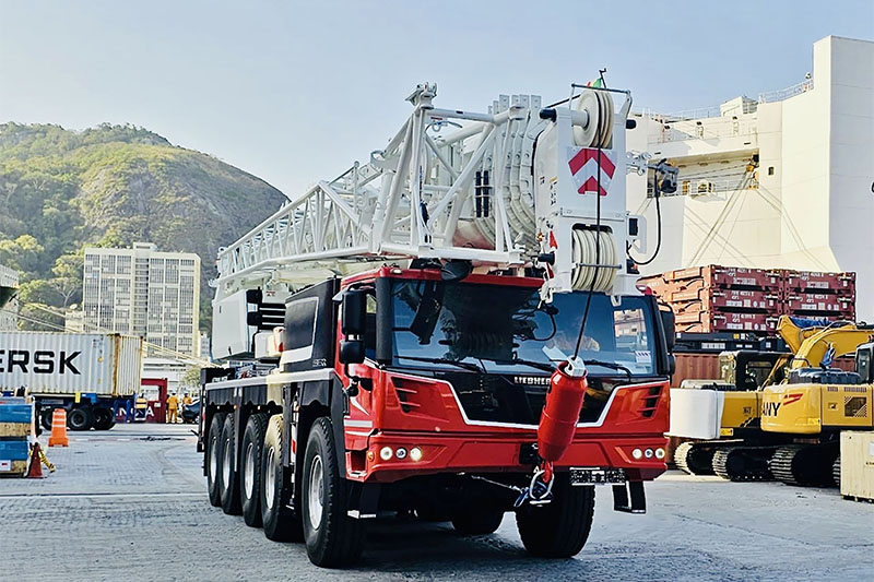 Guindastes Tatuapé expands fleet: First LTM 1110-5.2 with LICCON3 in Brazil