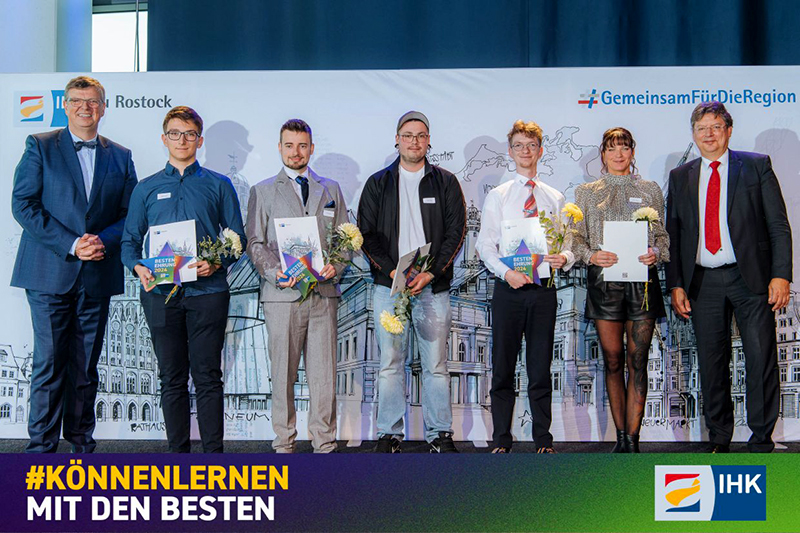 Liebherr best of: Absolventen und Absolventinnen erhalten Ehrungen für Ausbildung