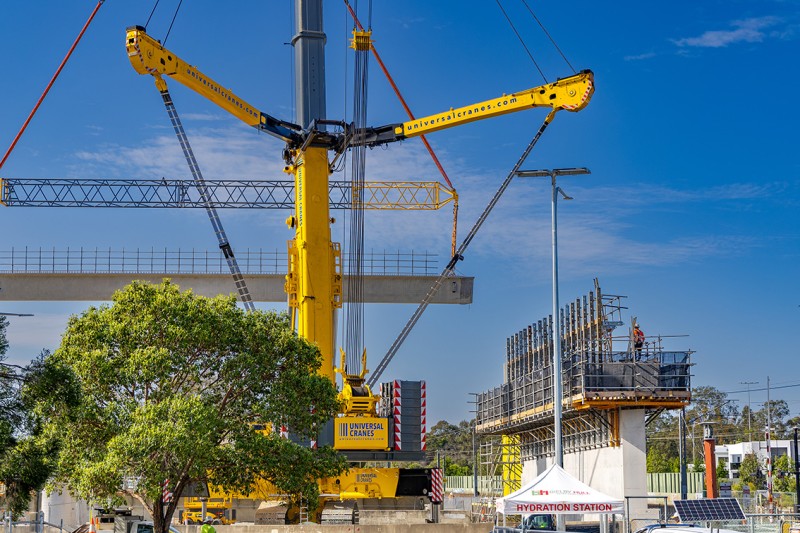 New pre-used crane for Universal Cranes: LTR 11200