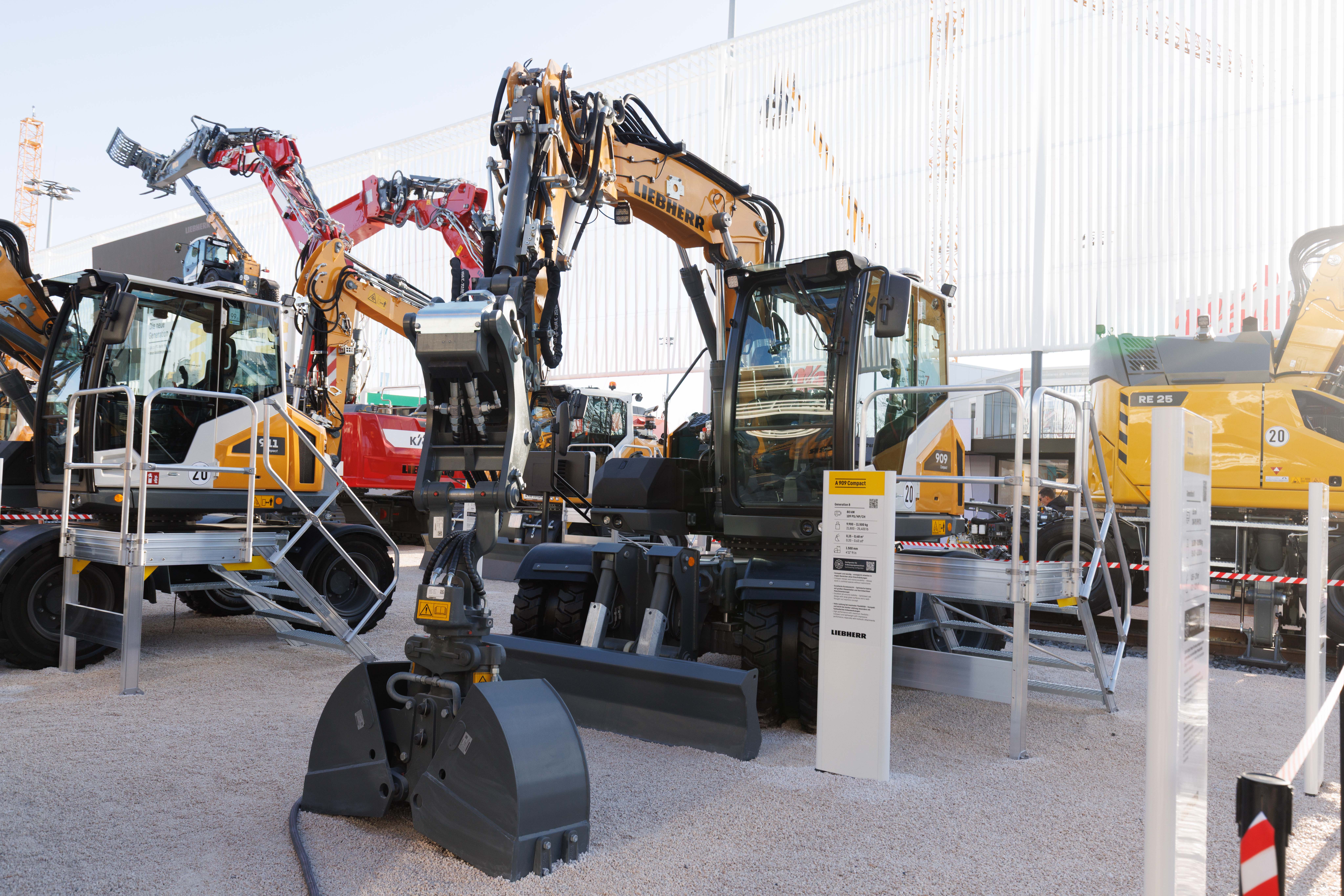 5 facts about the new wheeled excavators that you didn't know yet