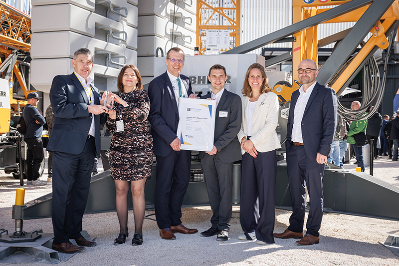 Liebherr wins the 2025 EuroTest Prize for its intelligent assistance systems