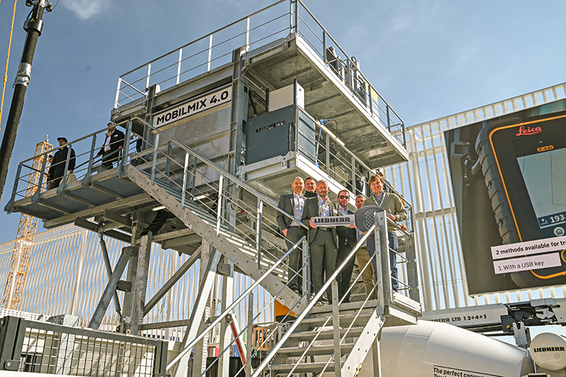 At Bauma: Liebherr-Mischtechnik GmbH deepens business relations with customer Brice Aggregates
