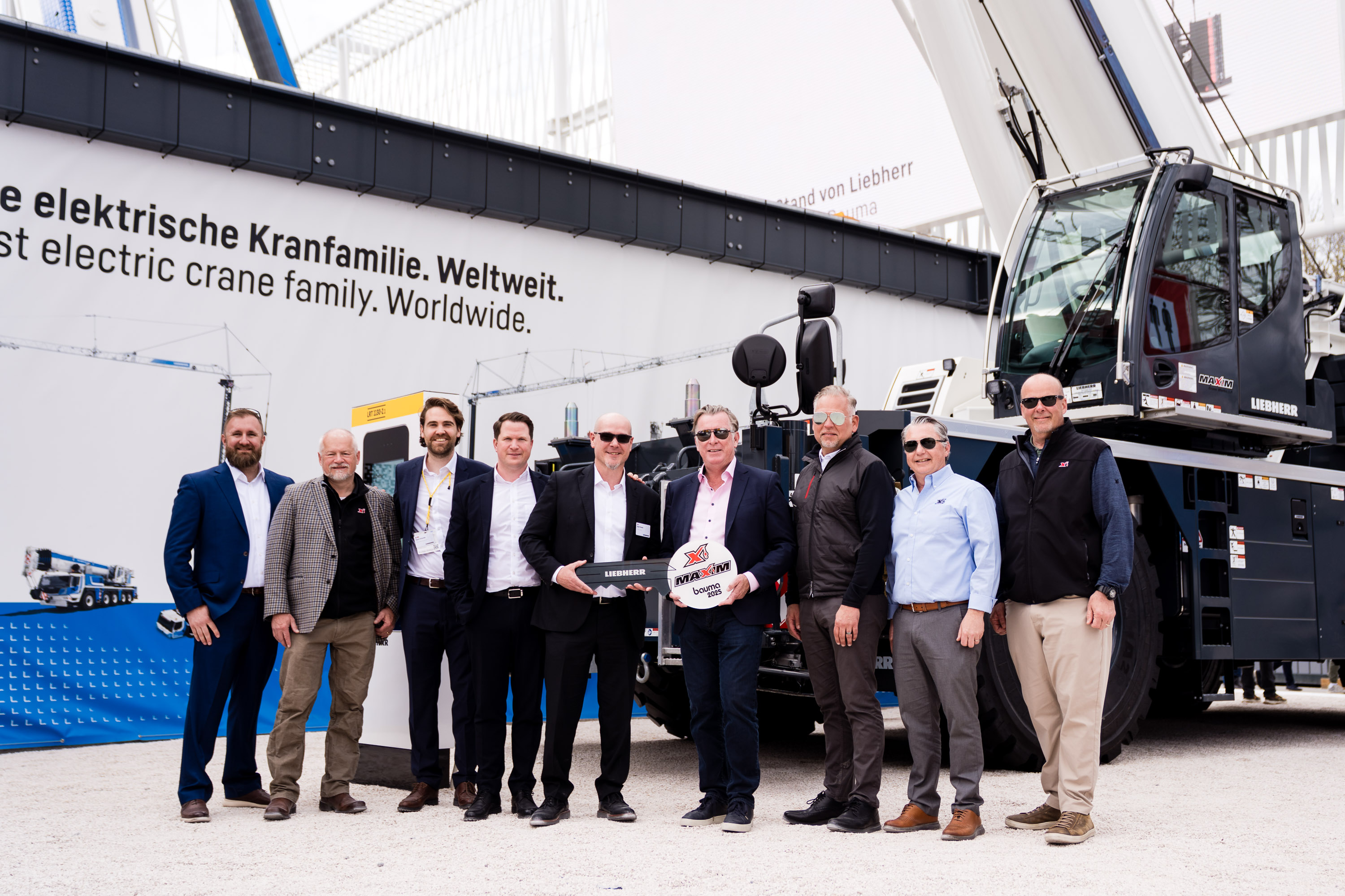 In operation from coast to coast – two new Liebherr cranes for Maxim Crane Works