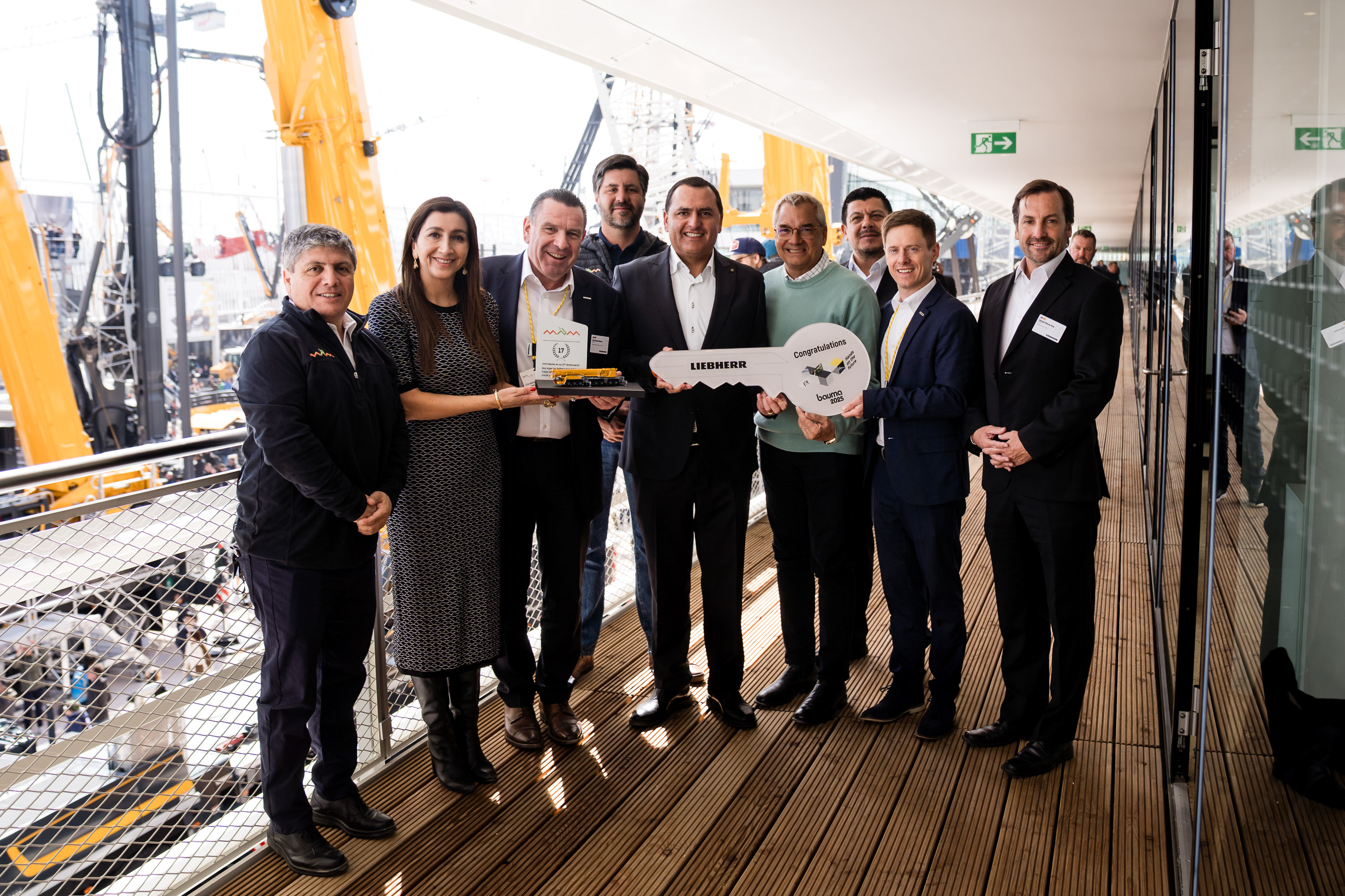 MPM: Strong in mining with mobile cranes from Liebherr
