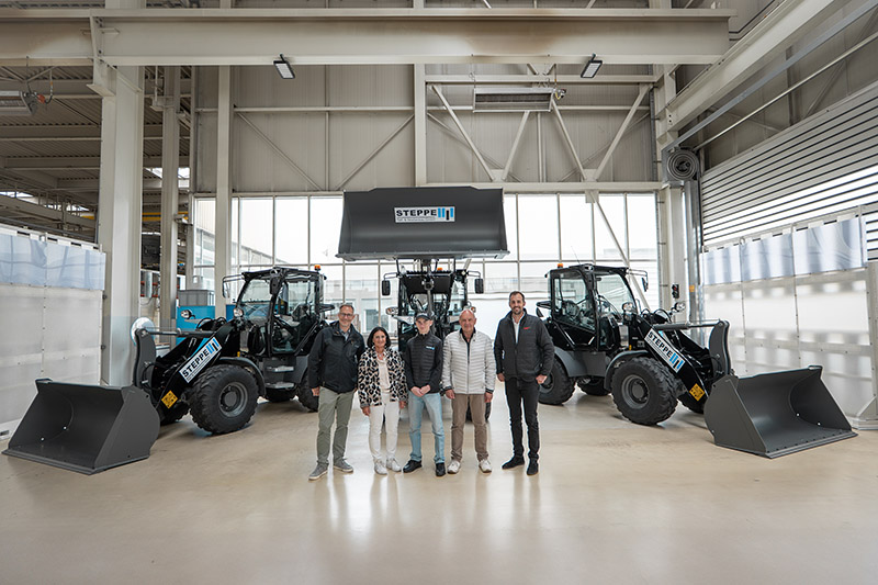 New fleet members: Steppe relies on compact loaders from Liebherr