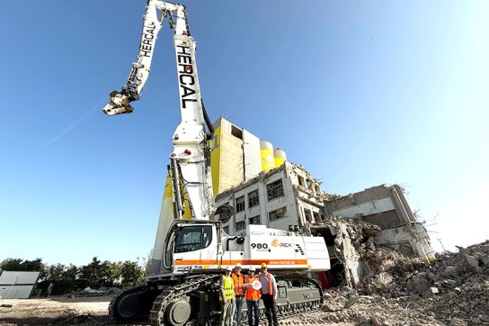 LIEBHERR R954BV解体機 Liebherr R 980 Demolition: Hercal ist ein Pionier beim Erwerb des