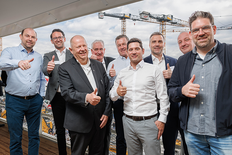 Liebherr und KAF Falkenhahn Unternehmensgruppe festigen Partnerschaft auf der Bauma