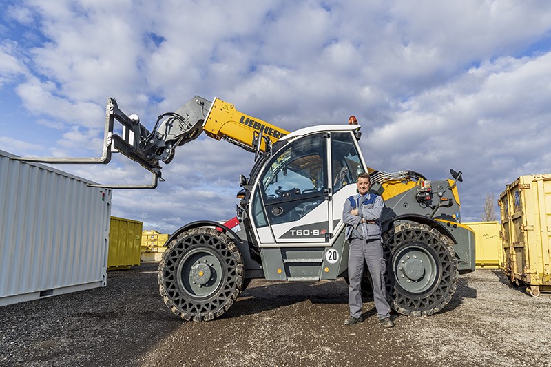 Universal machine in the fleet of Jüly Abfallservice GmbH - Liebherr