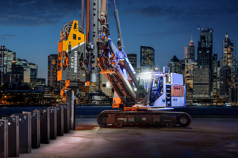 Nordbau 2025: Liebherr presents construction machines for a wide range of applications