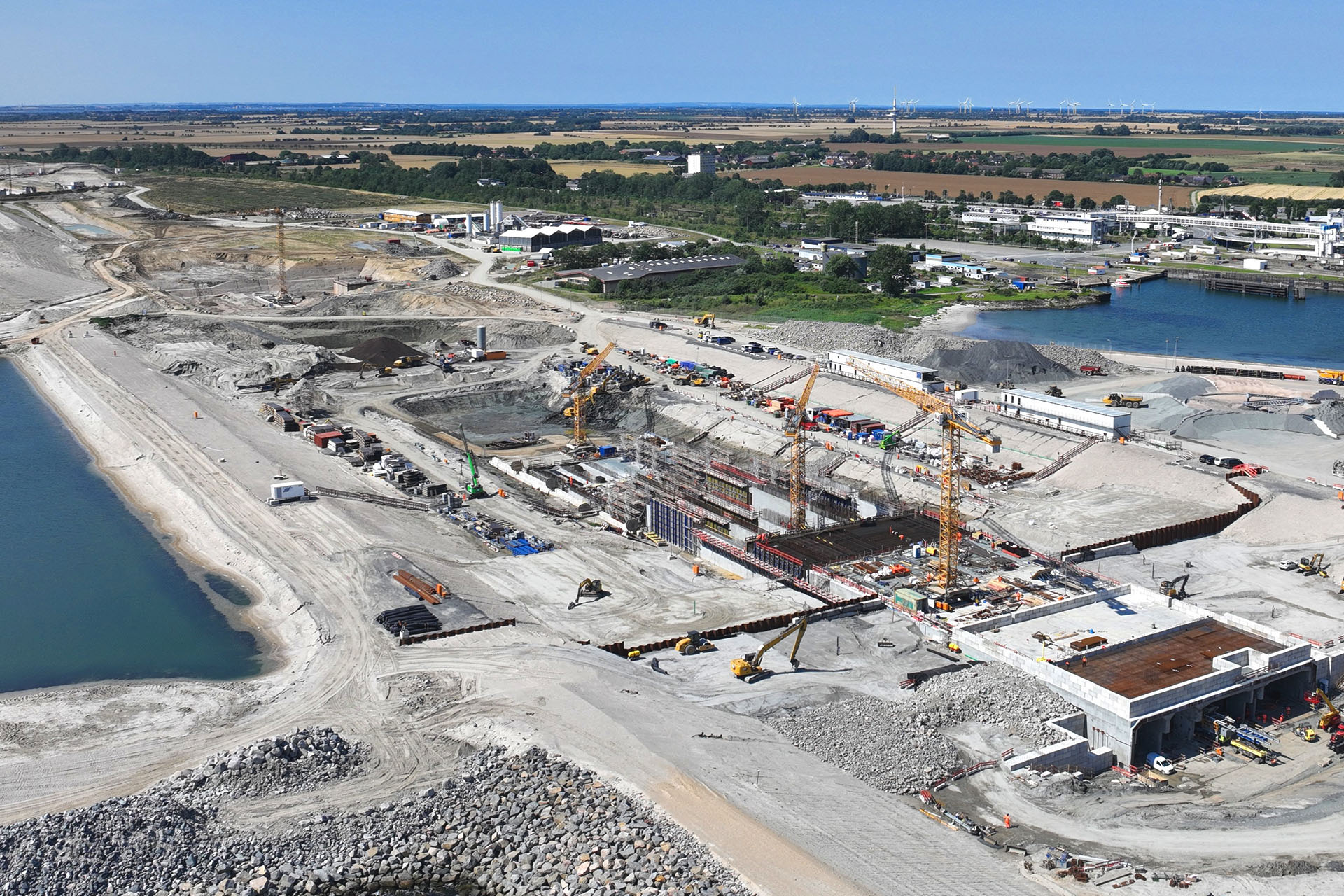 Liebherr-Krane sichern Takt und Tempo bei Fehmarnbelt Tunnelbau