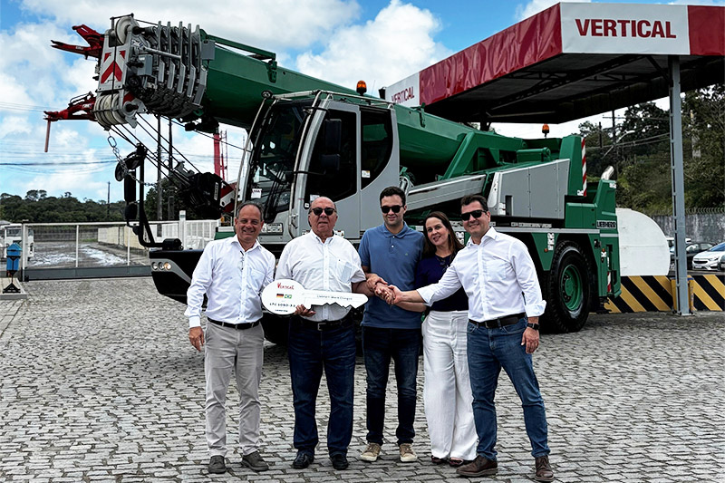 First Liebherr compact crane for Brazil: Vertical Equipamentos chooses LTC 1050-3.1