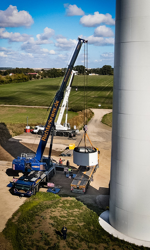 First LTM 1300-6.4 with LICCON3 technology for Richter Kran und Schwerlast in Leipzig