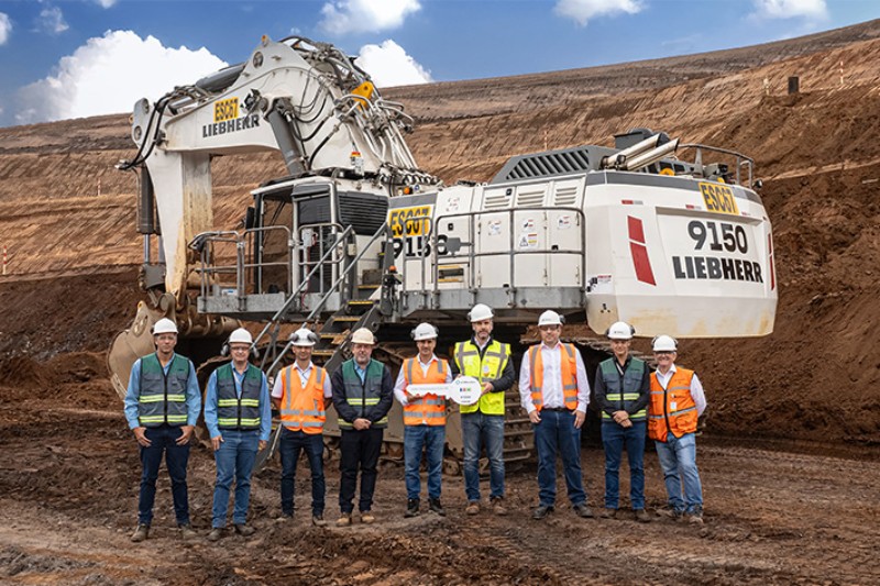 A new chapter for old friends - Liebherr
