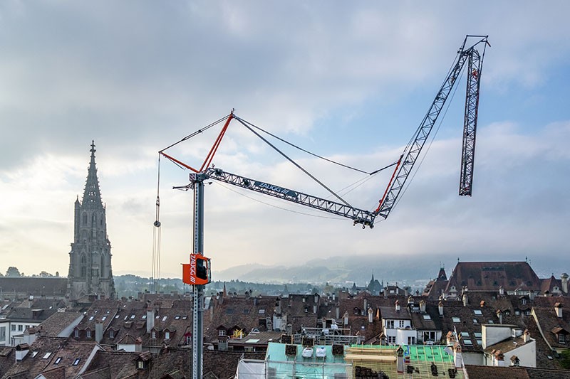 First MK 120-5.1E installs emergency roofs in Bern - Liebherr