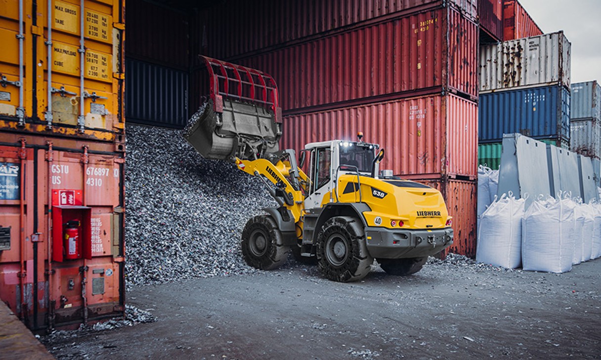 Powerful and sustainable: Liebherr wheel loaders at Pollutec 2025