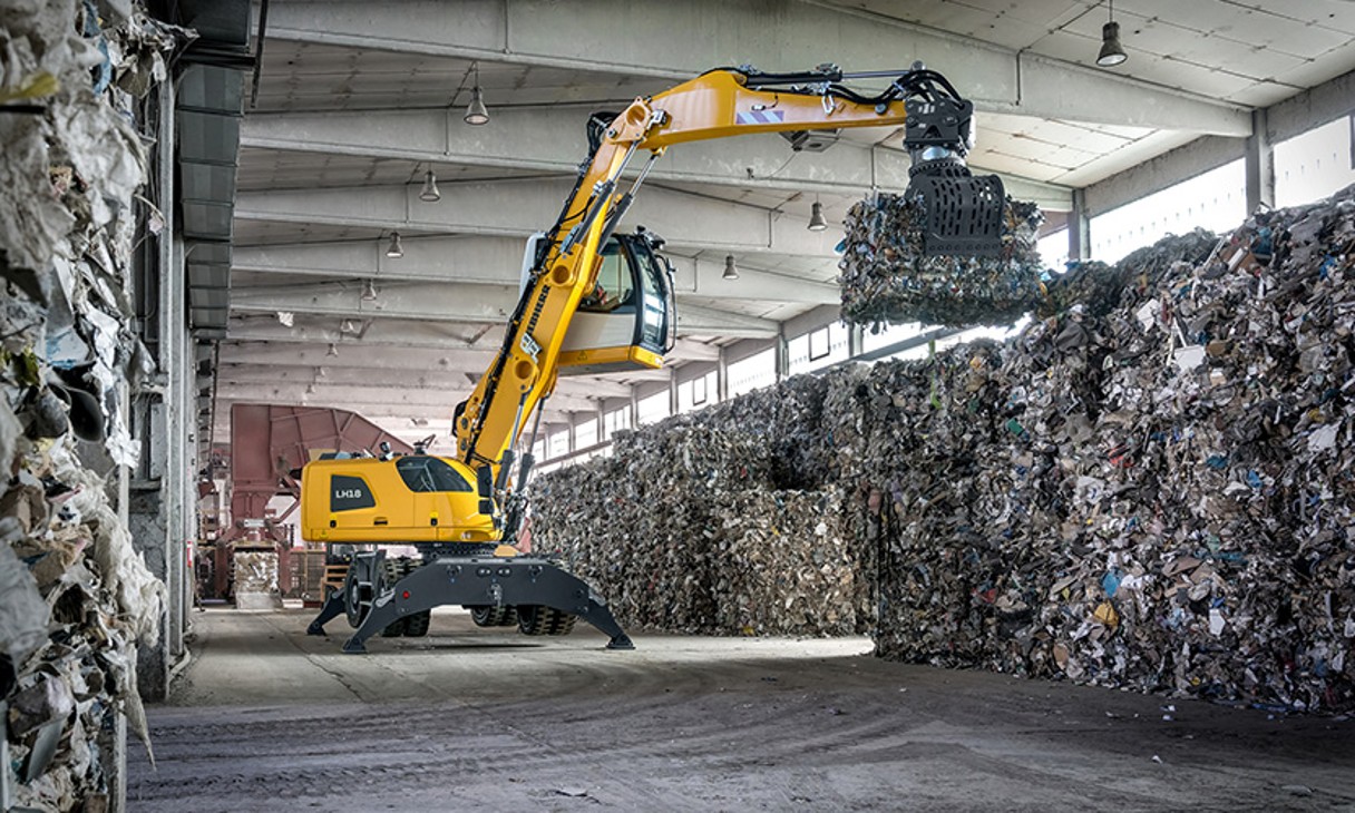 Liebherr presents the material handler LH 18 M Industry at Pollutec 2025