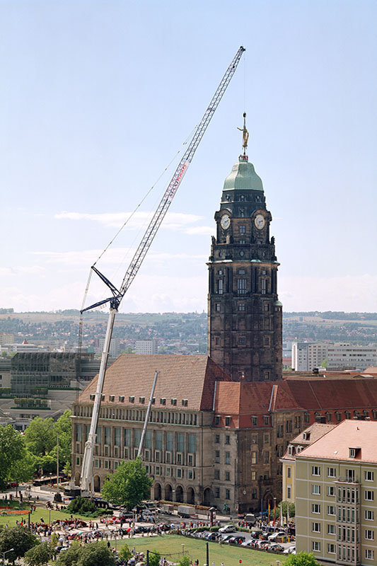 Flotte immer up-to-date: MAXIKraft ordert in 33 Jahren 1.000 Liebherr-Krane