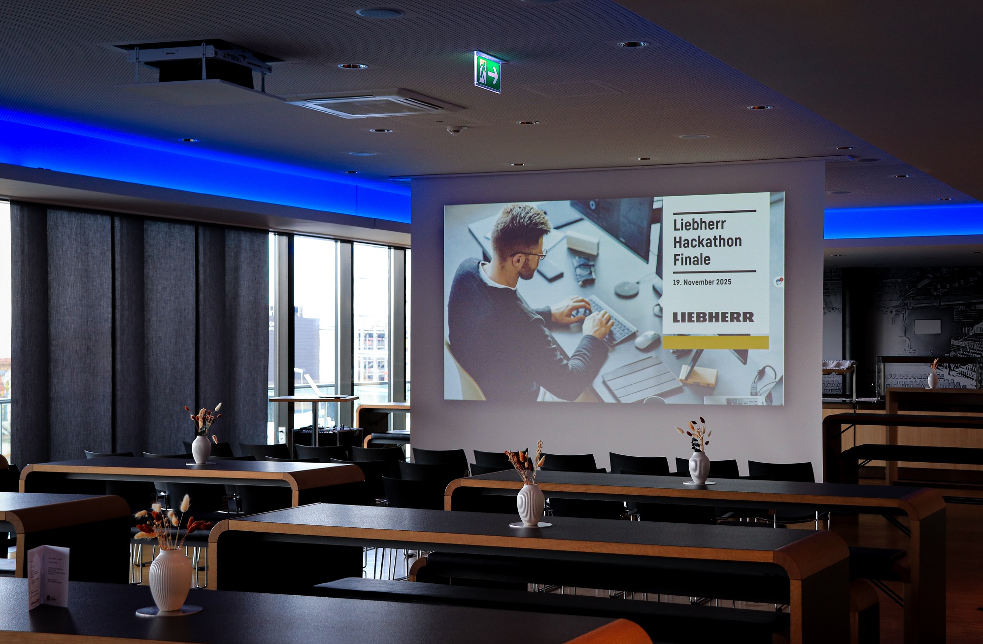 Gemeinsam zur Lösung – Liebherr veranstaltet Finale des Hackathons 2025