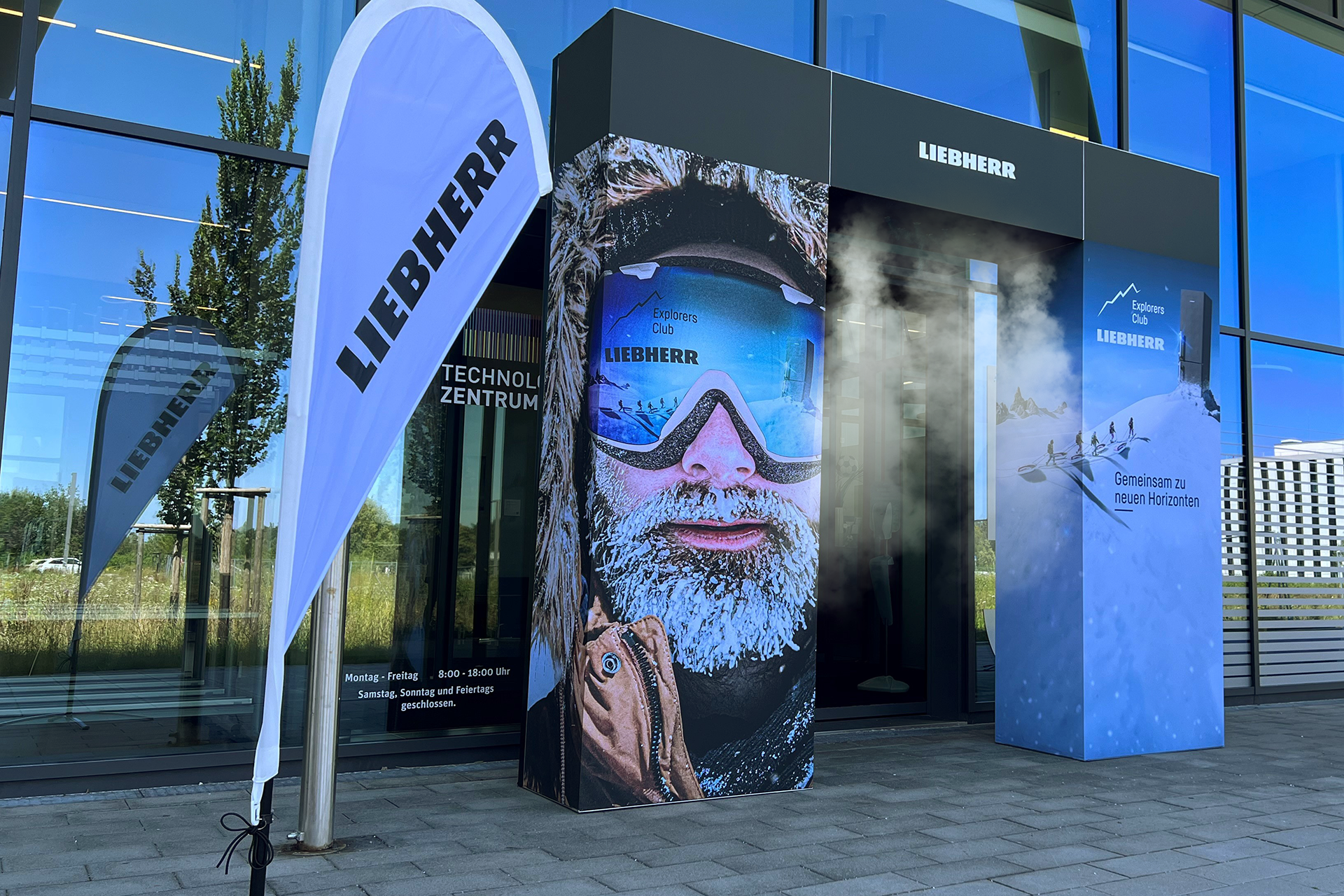 Liebherr hebt Schulungsangebote auf ein neues Level: „Gemeinsam zu neuen Horizonten“