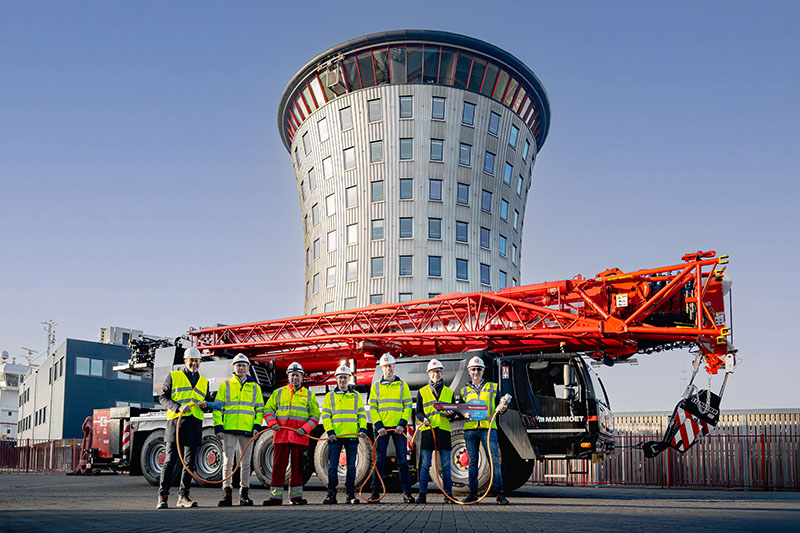 Mammoet receives the first Liebherr LTM 1150-5.4E mobile crane with battery-electric drive