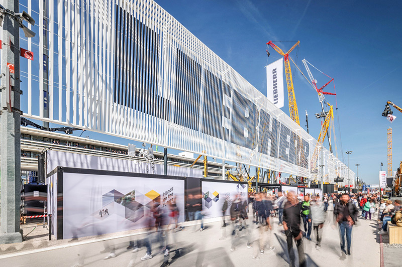 What remains of the exhibition motto "Hands on the future" after Bauma