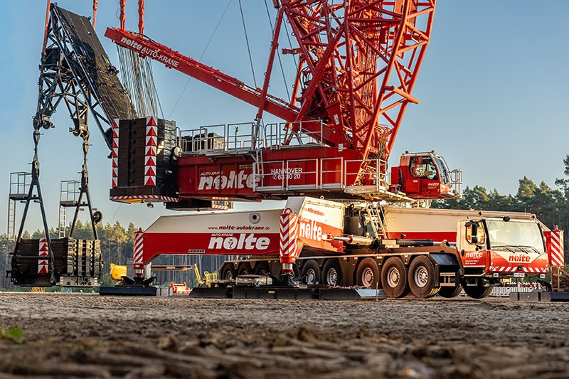 Three Liebherr 800-tonne cranes at a wind farm - Liebherr