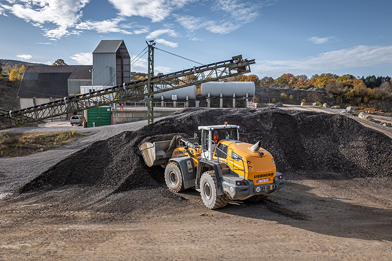 Mathieu SA: Over 30 years of partnership with Liebherr