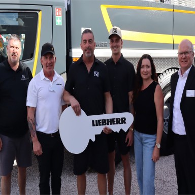 From left to right: Derek DeRidder, Lee Spalding, Brian Campbell, Joey Campbell, Nathalie Lauzon, Kyle Jardine.