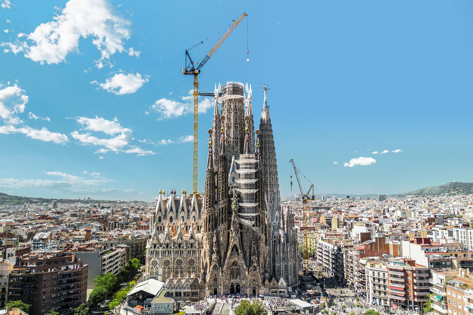 Facts and figures: our luffing jib cranes at a glance