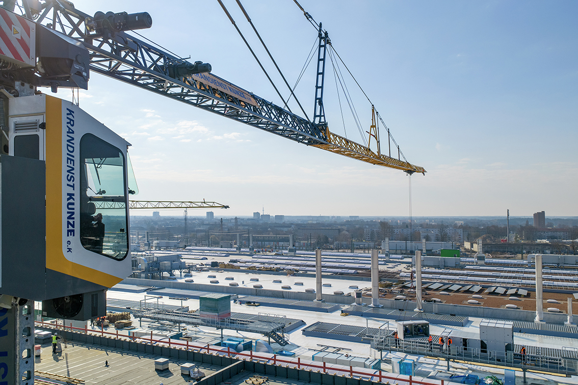 MK 140‑5.1E masters roof installations for DB mega project in Cottbus