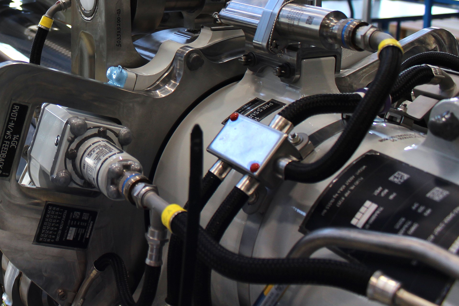 Liebherr supplies first nose landing gear for commercial freighter aircraft