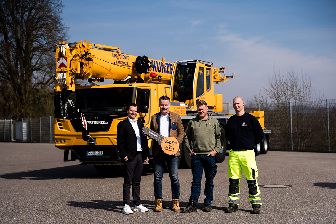 Kranverleih Kunze takes on first LTM 1055 3.3 with ballast trailer in Germany