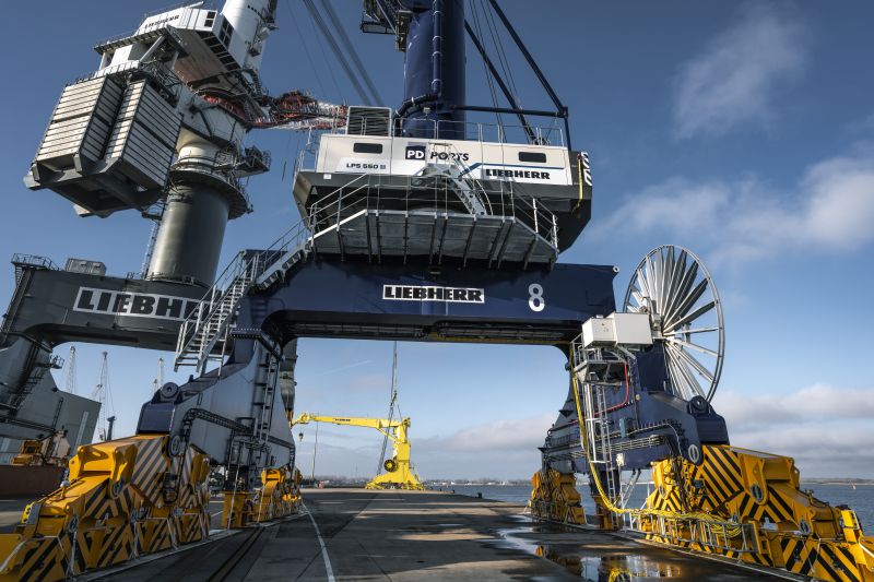 Uninterrupted uptime leads PD Ports to expand operations with a third electric LPS 550