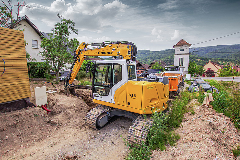 Versatile networked Liebherr R 915 Compact G8, R 917 Compact G8 and R 920 Compact G8 crawler excavators are now available
