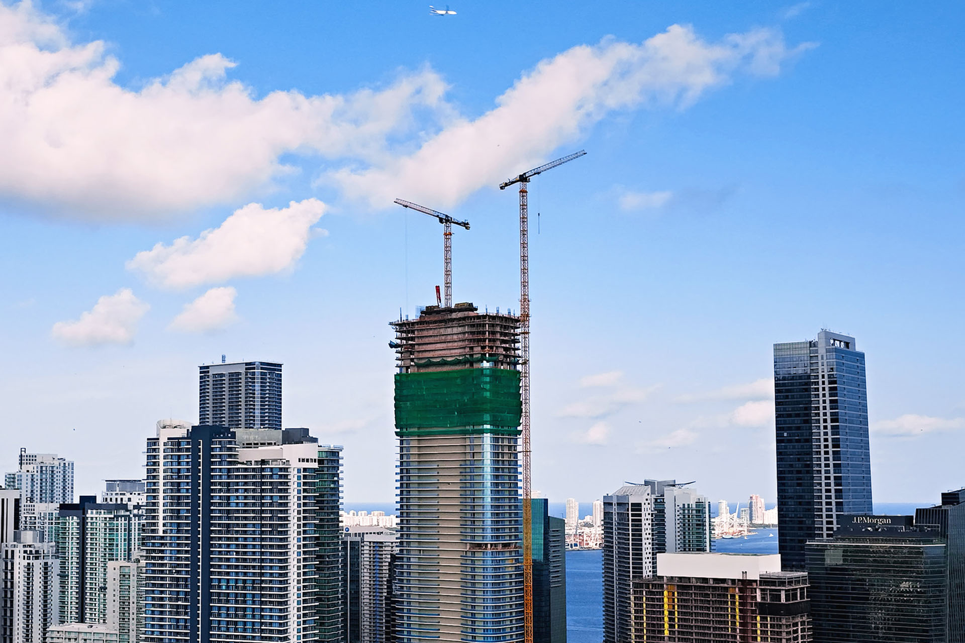 Built with Liebherr: tower cranes shape the new Miami skyline