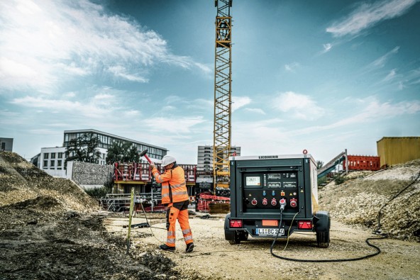 Die Baustelle als Energiesystem: Der Liduro Power Port entkoppelt den Energiebedarf von der Netzkapazität – und macht Elektrifizierung auch dort möglich, wo das Netz allein nicht ausreicht.