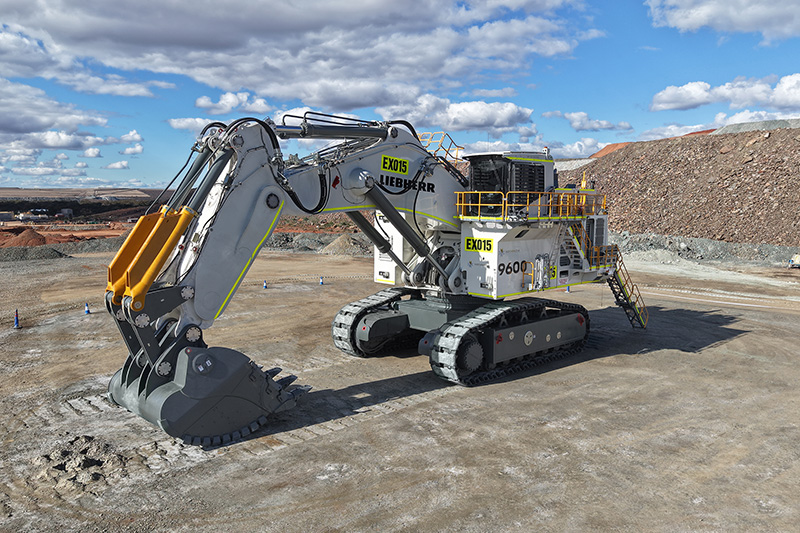 Liebherr-Australia delivers first R 9600 to Northern Star Resources at the Super Pit in Western Australia