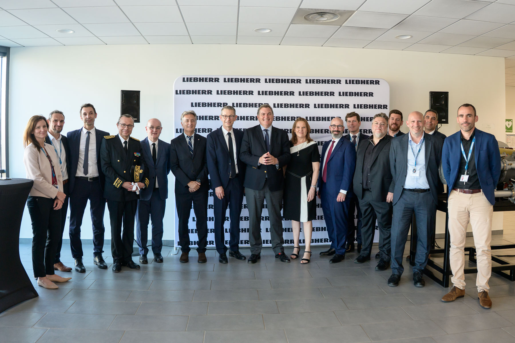 High-ranking politicians visit Liebherr-Aerospace in France and Germany