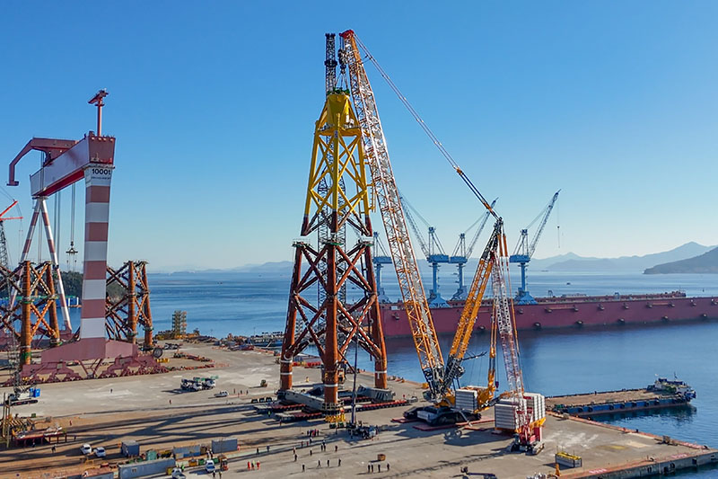 2,500-metric-tonne crawler crane for South Korea: Hanchang Heavy Equipment takes delivery of Liebherr LR 12500-1.0