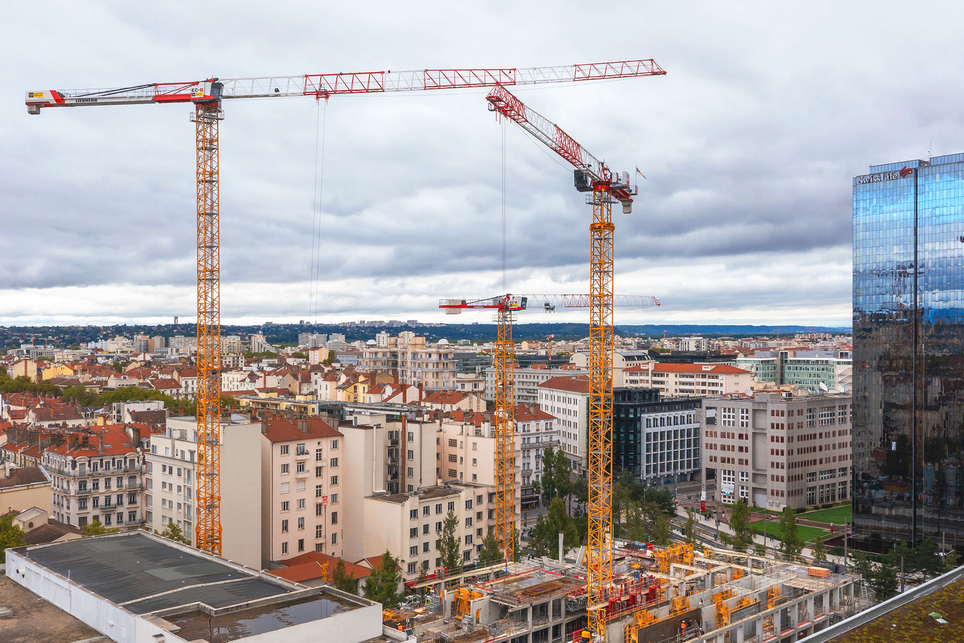 Precision over Lyon: Liebherr tower cranes conquer one of France’s most complex urban builds