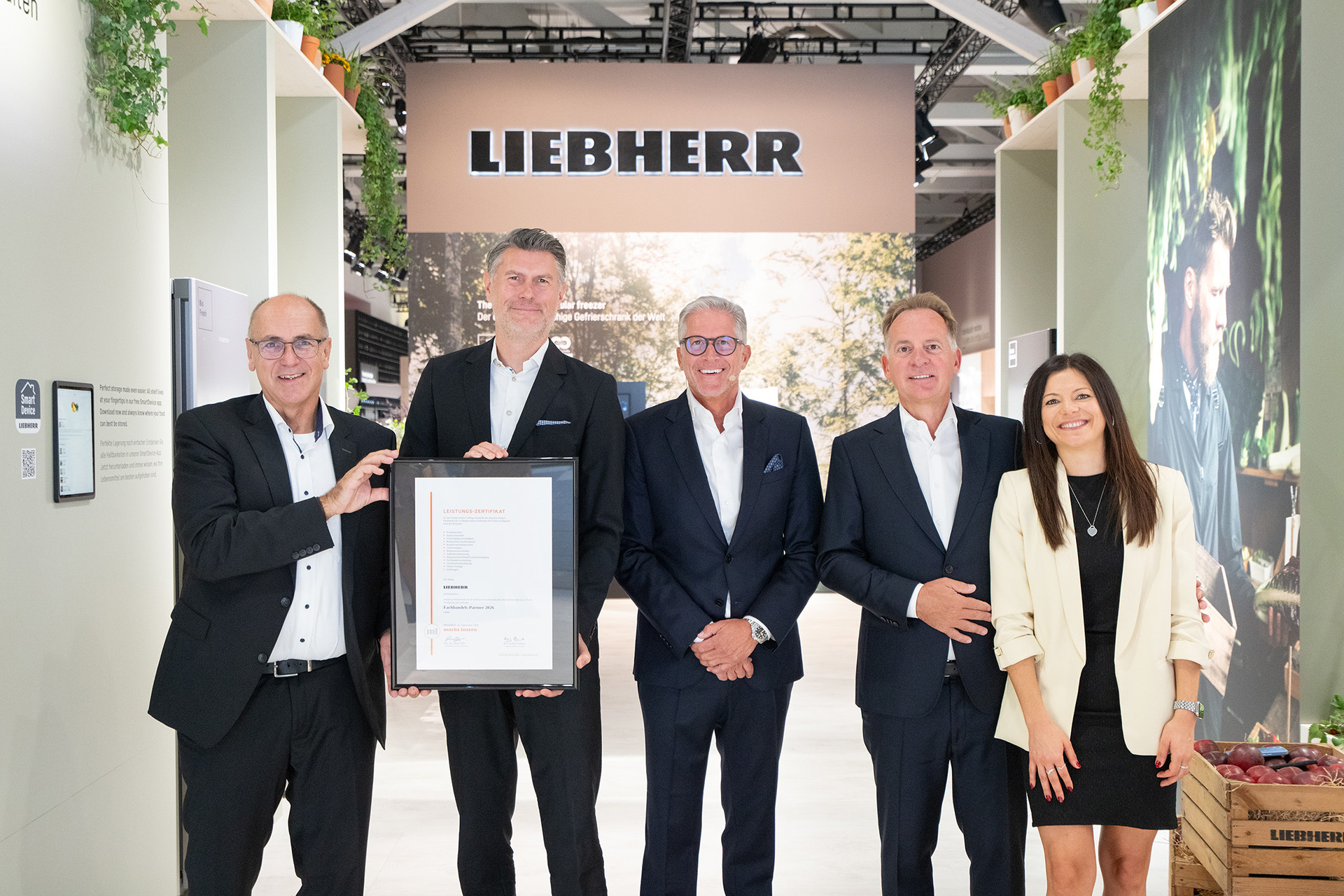 Zurueck an der Spitze - Liebherr ist wieder Fachhandelspartner Nr. 1