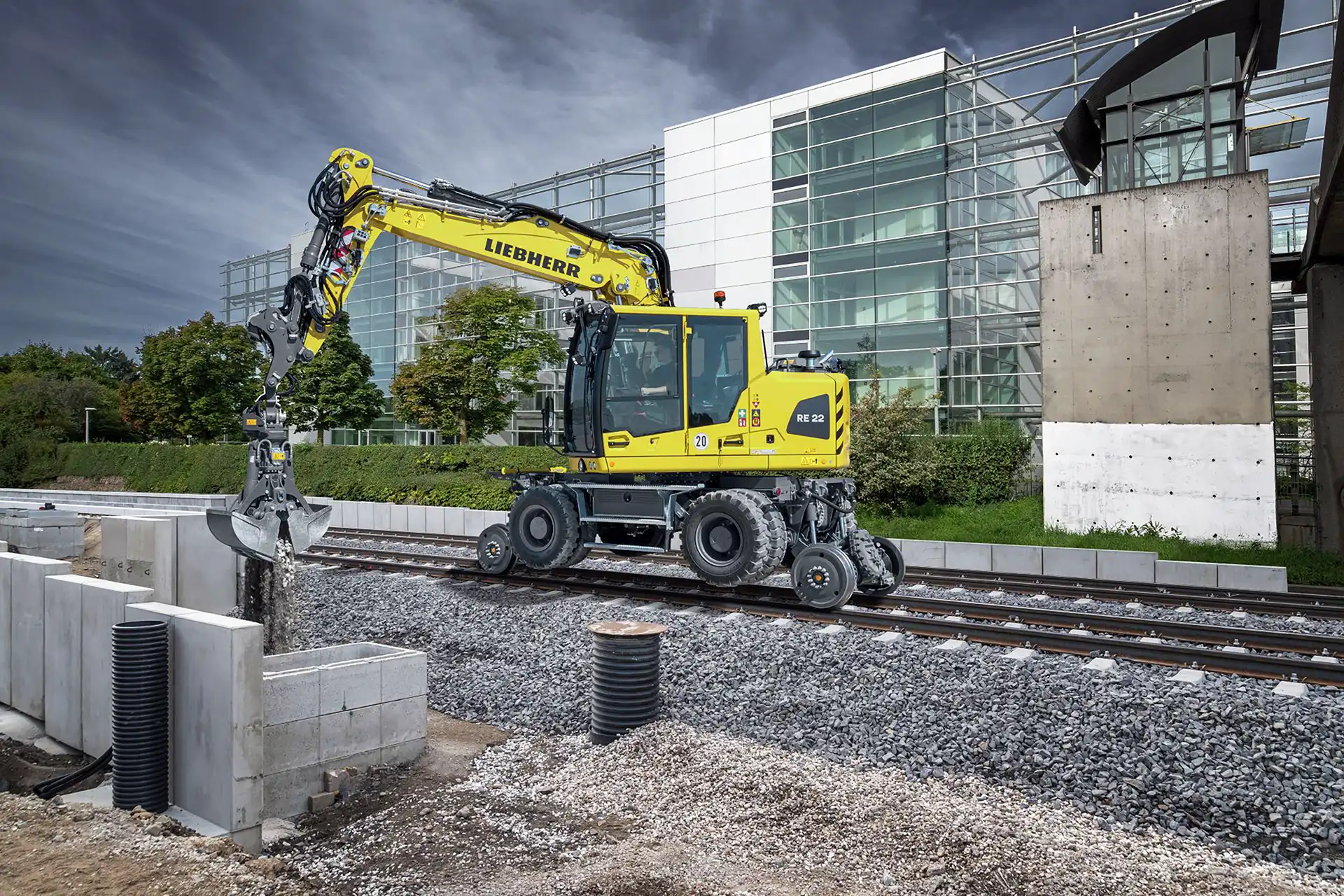 World premiere at InnoTrans: Liebherr is showcasing the RE 22 M railroad excavator for the first time