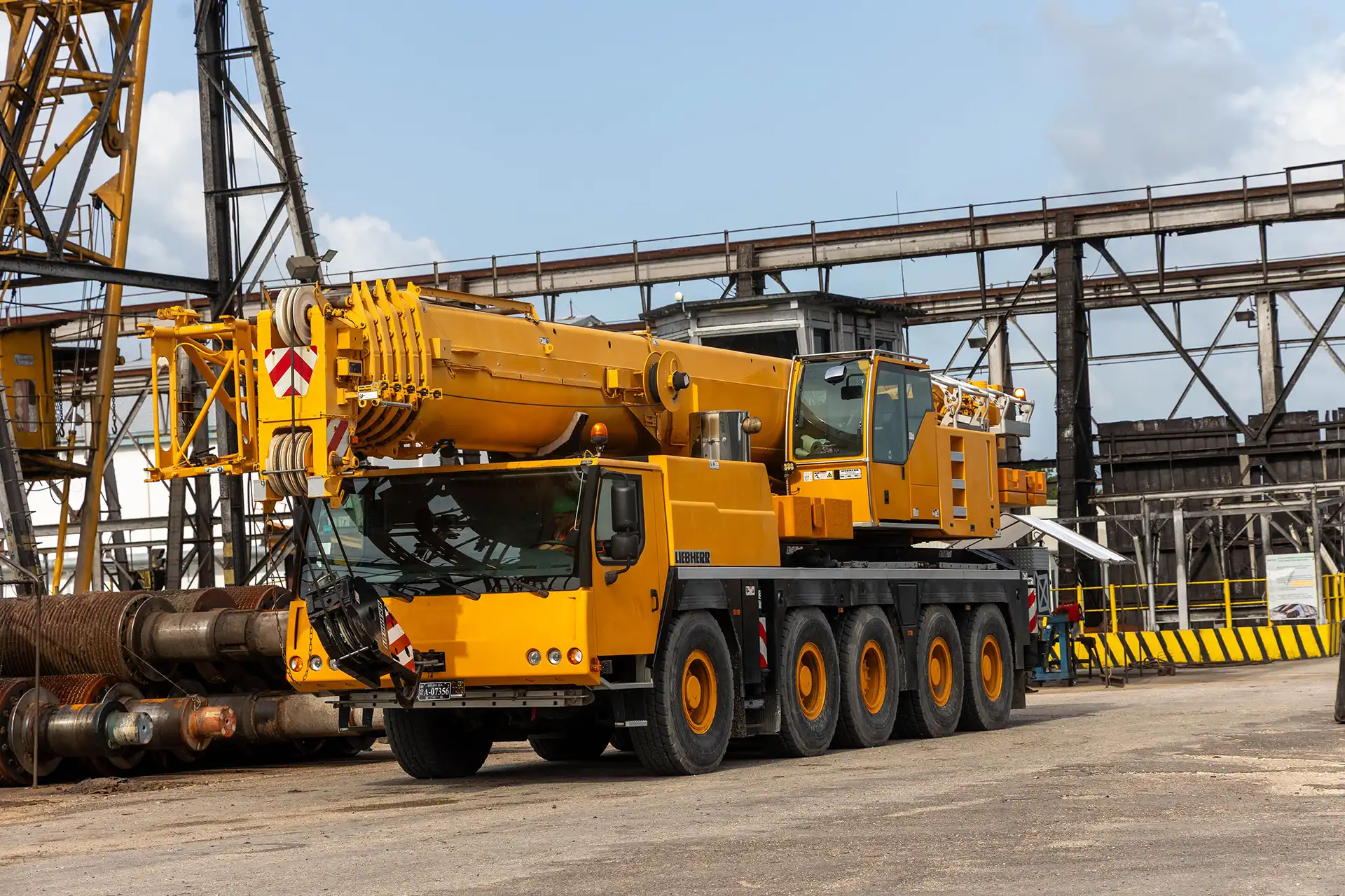 Second hand but first class: Belize Sugar Industries opts for a Liebherr LTM 1130-5.1